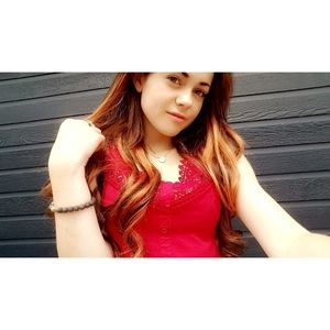 Meet your Posher, Selena